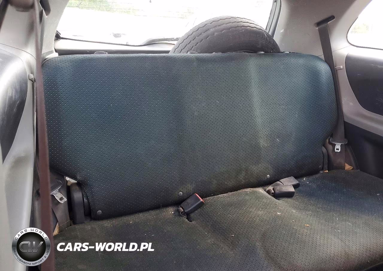 2007 Toyota Yaris Base VIN:JTDJT923075076435 - 10