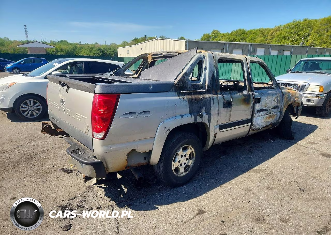 2006 Chevrolet Avalanche K1500 VIN:3GNEK12ZX6G244820 - 3