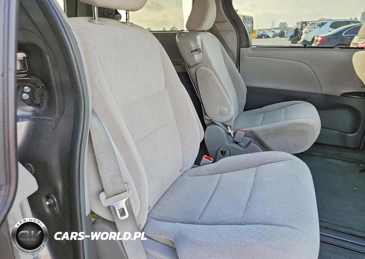 2017 Toyota Sienna Le VIN:5TDKZ3DC8HS841903 - 11