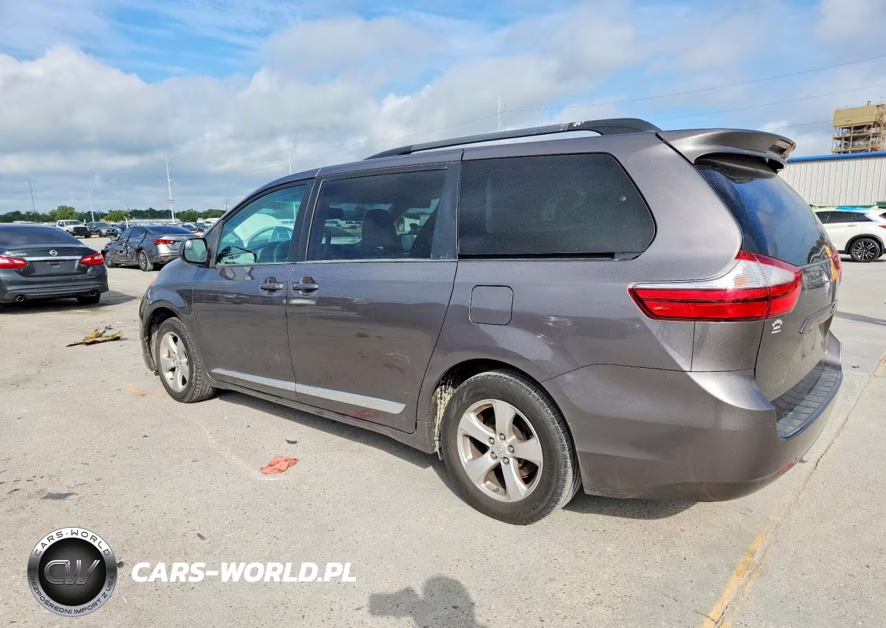 2017 Toyota Sienna Le VIN:5TDKZ3DC8HS841903 - 2
