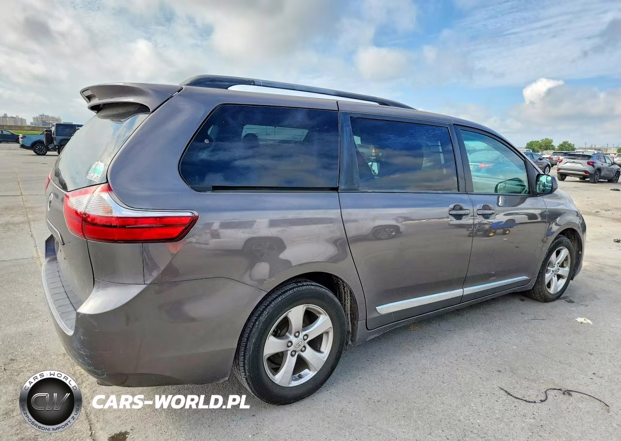 2017 Toyota Sienna Le VIN:5TDKZ3DC8HS841903 - 3
