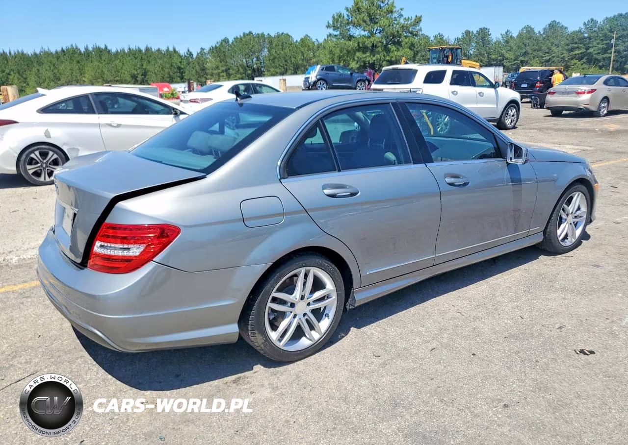 2014 Mercedes-Benz C 250 VIN:WDDGF4HB0ER306036 - 3
