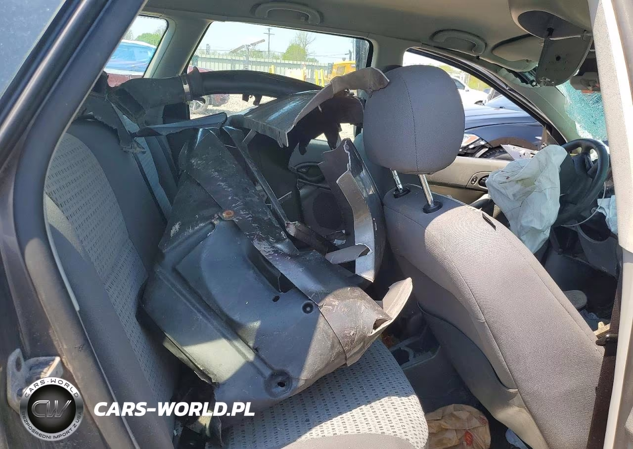 2005 Ford Focus VIN:1FAHP36N45W250645 - 10