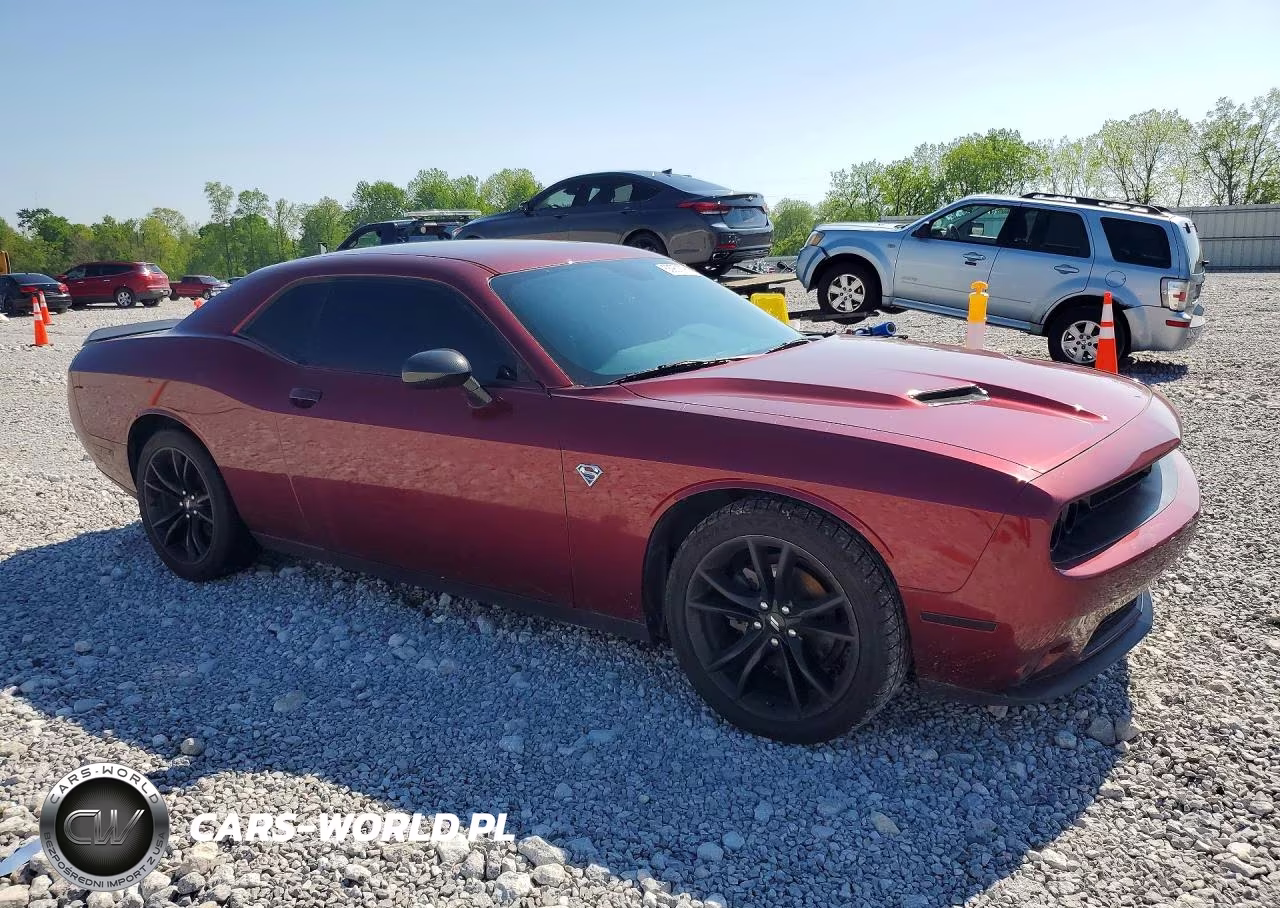 2018 Dodge Challenger Sxt VIN:2C3CDZAG2JH322495 - 4