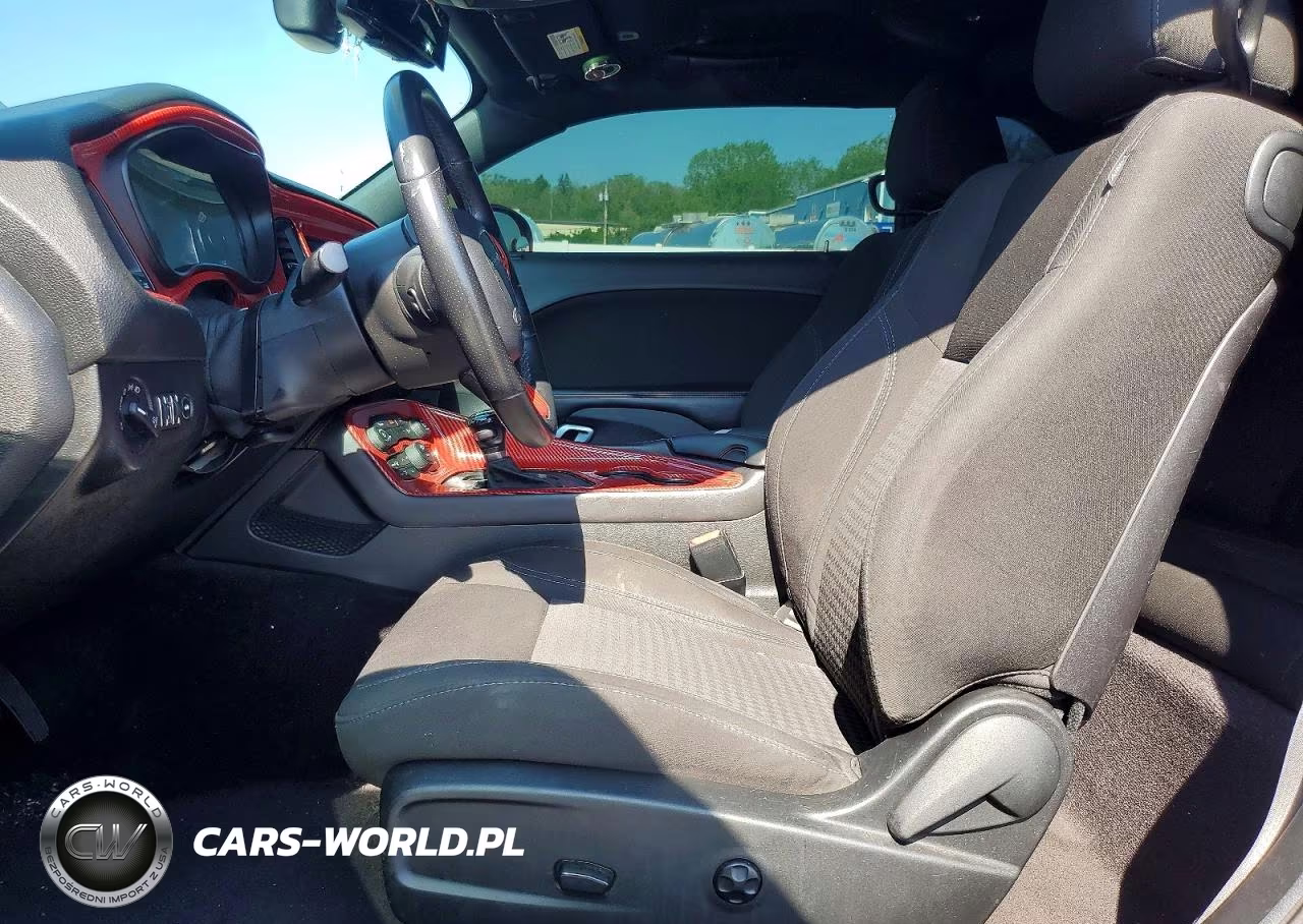 2018 Dodge Challenger Sxt VIN:2C3CDZAG2JH322495 - 7