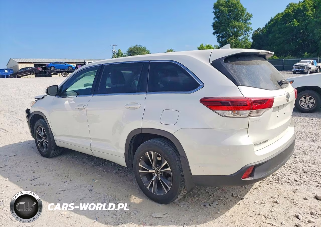 2018 Toyota Highlander Le Plus VIN:5TDBZRFH0JS801610 - 2