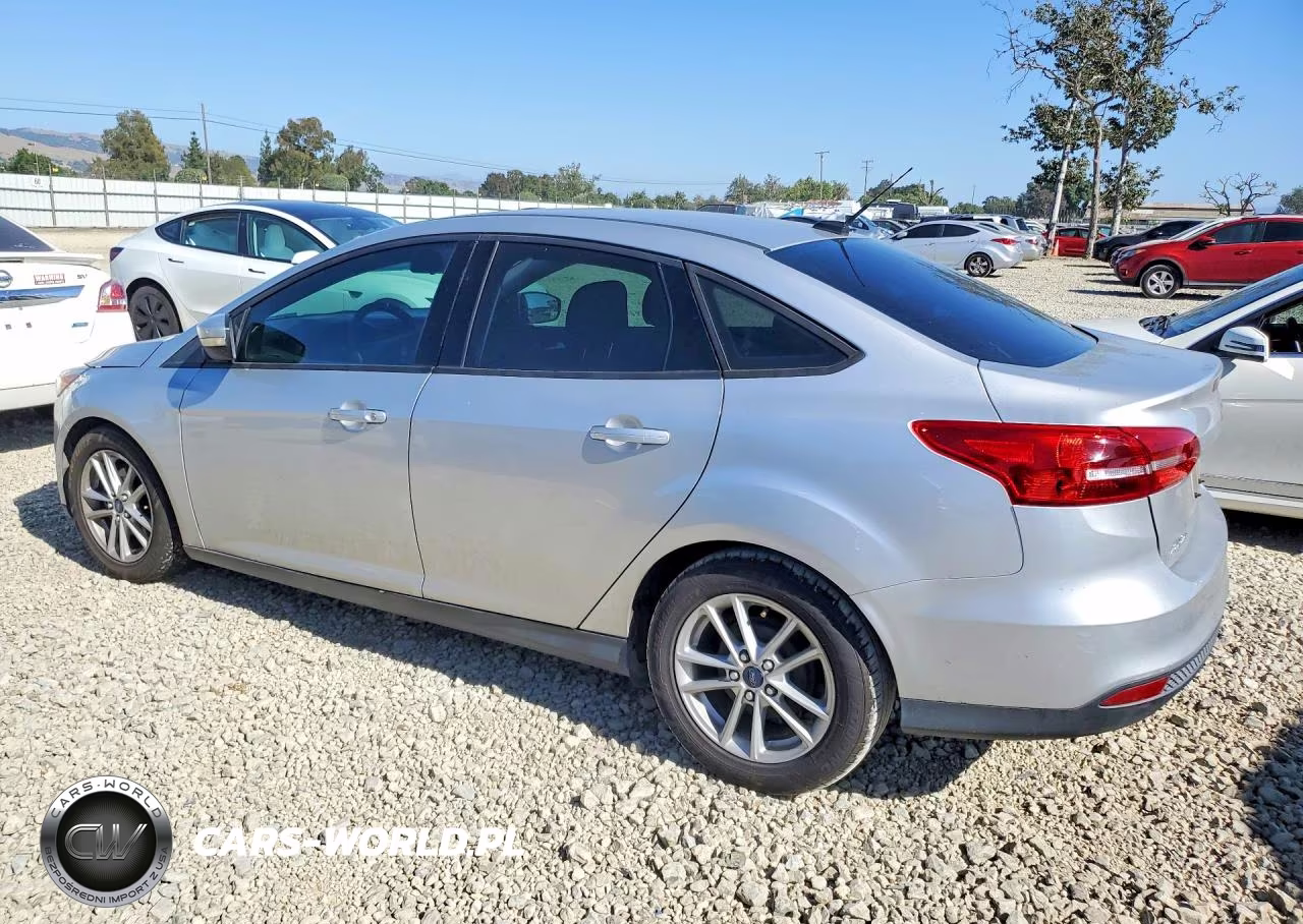 2016 Ford Focus Se VIN:1FADP3F26GL399440 - 2