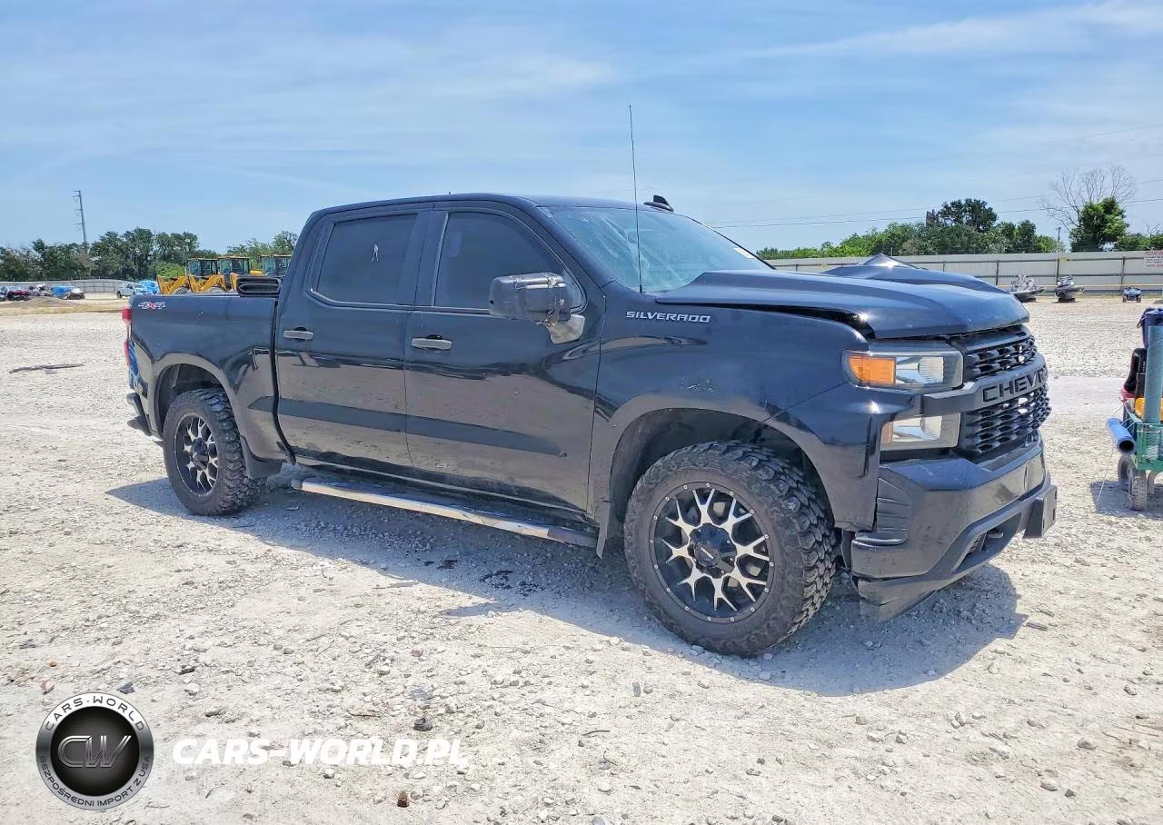 2020 Chevrolet Silverado K1500 VIN:3GCPYAEK6LG327252 - 4