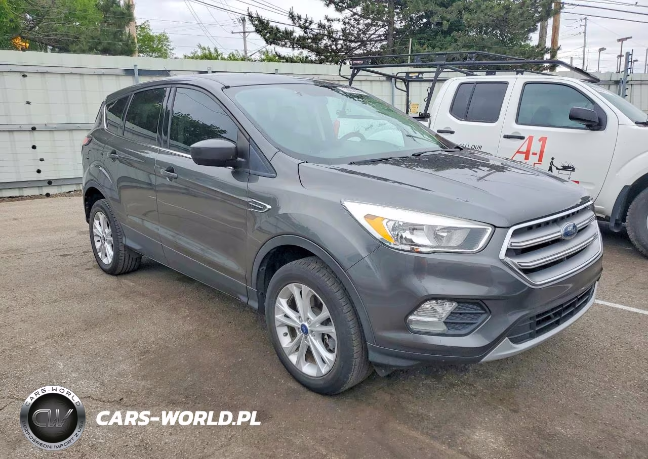 2017 Ford Escape Se VIN:1FMCU9GD3HUE92358 - 4