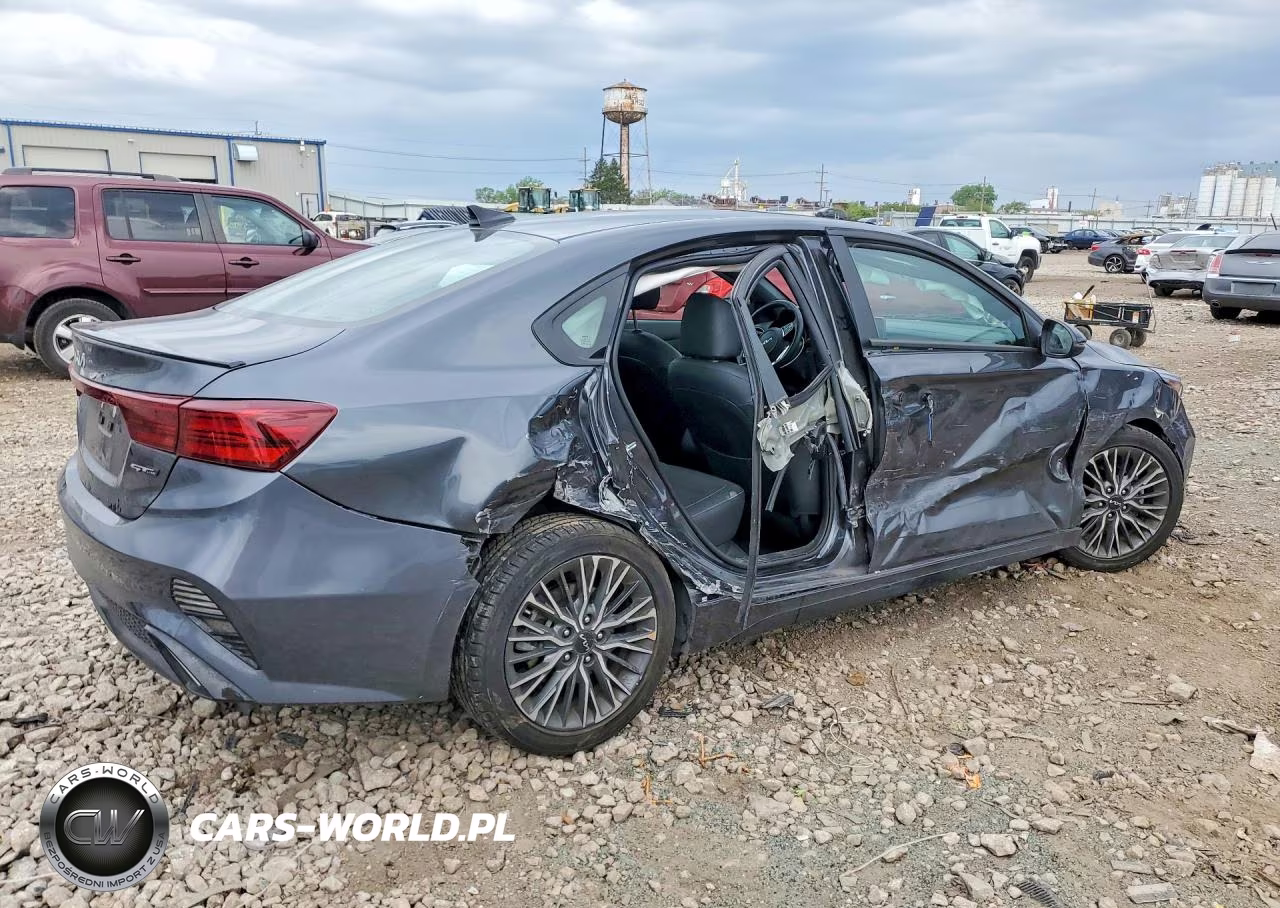 2024 Kia Forte Gt Line VIN:3KPF54AD3RE746208 - 3