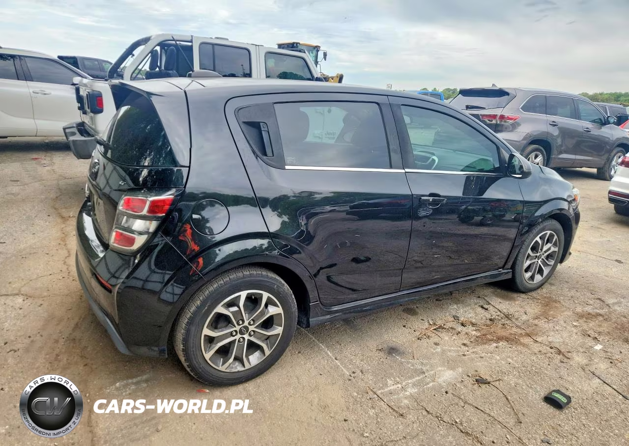 2018 Chevrolet Sonic Lt VIN:1G1JD6SB8J4120061 - 3