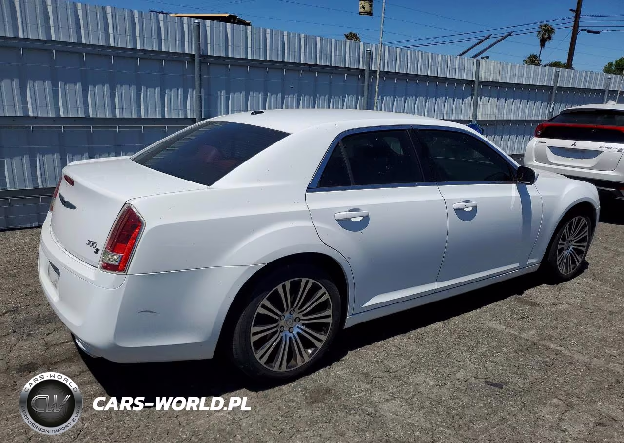 2013 Chrysler 300 S VIN:2C3CCABG7DH556316 - 3