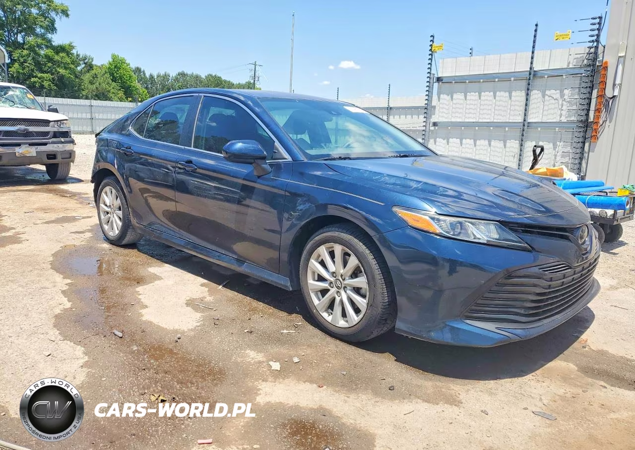2019 Toyota Camry Le VIN:4T1B11HK7KU268889 - 4