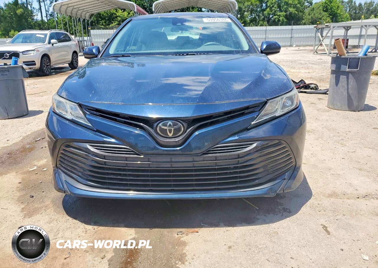 2019 Toyota Camry Le VIN:4T1B11HK7KU268889 - 5