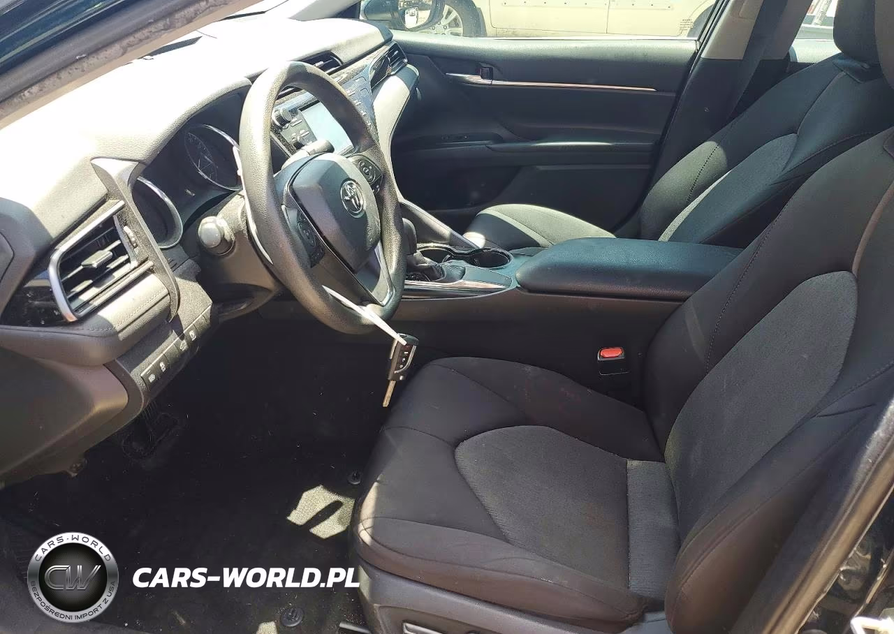 2019 Toyota Camry Le VIN:4T1B11HK7KU268889 - 7