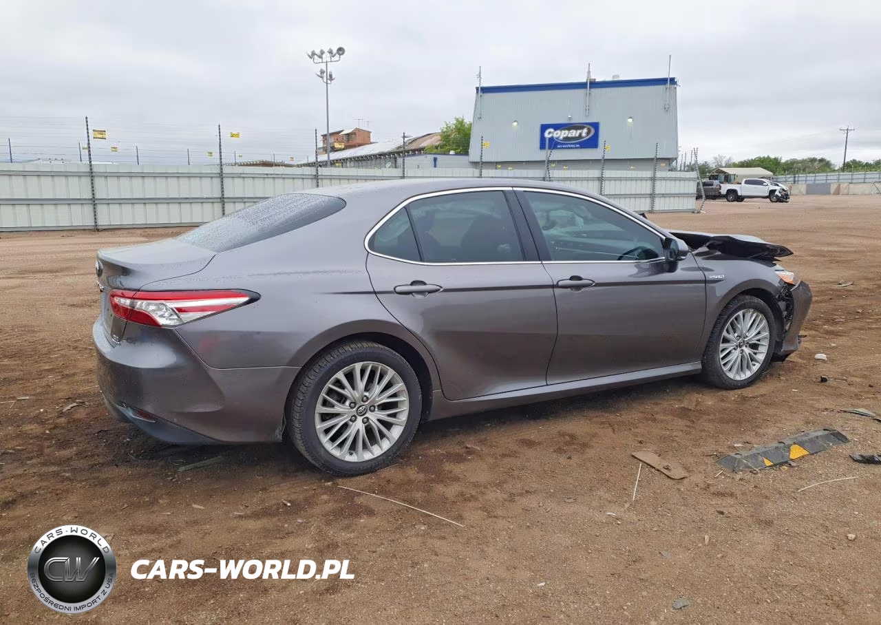 2018 Toyota Camry Hybrid Xle VIN:4T1B21HK3JU505826 - 3