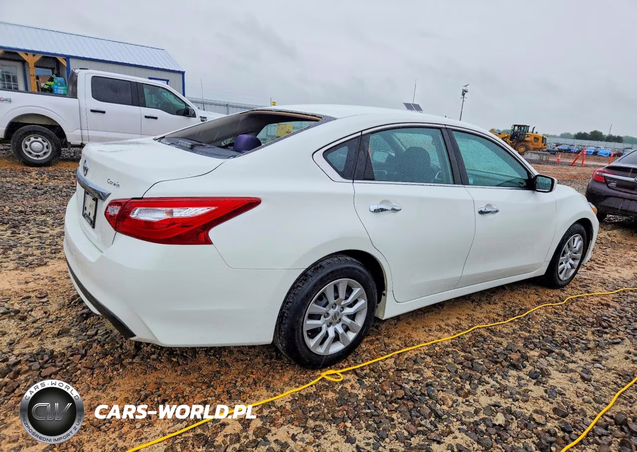 2017 Nissan Altima 2.5 S VIN:1N4AL3AP1HC194367 - 3