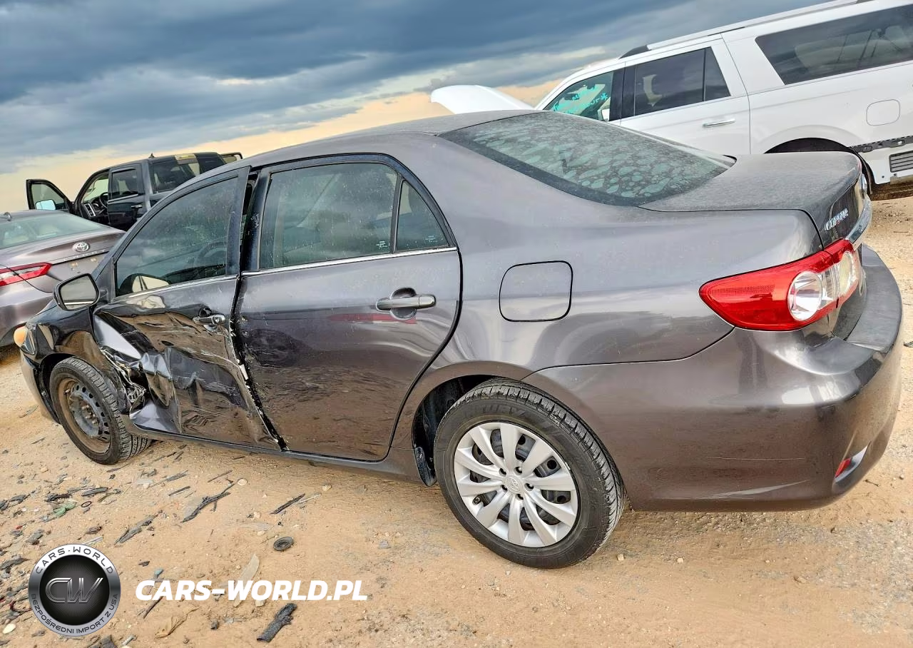 2013 Toyota Corolla Le VIN:5YFBU4EE5DP186946 - 2