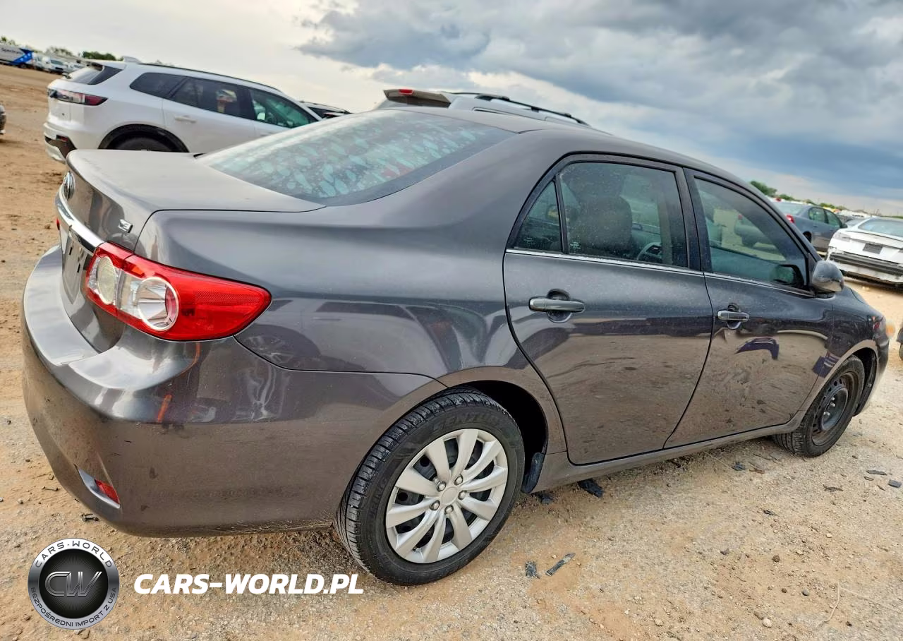 2013 Toyota Corolla Le VIN:5YFBU4EE5DP186946 - 3