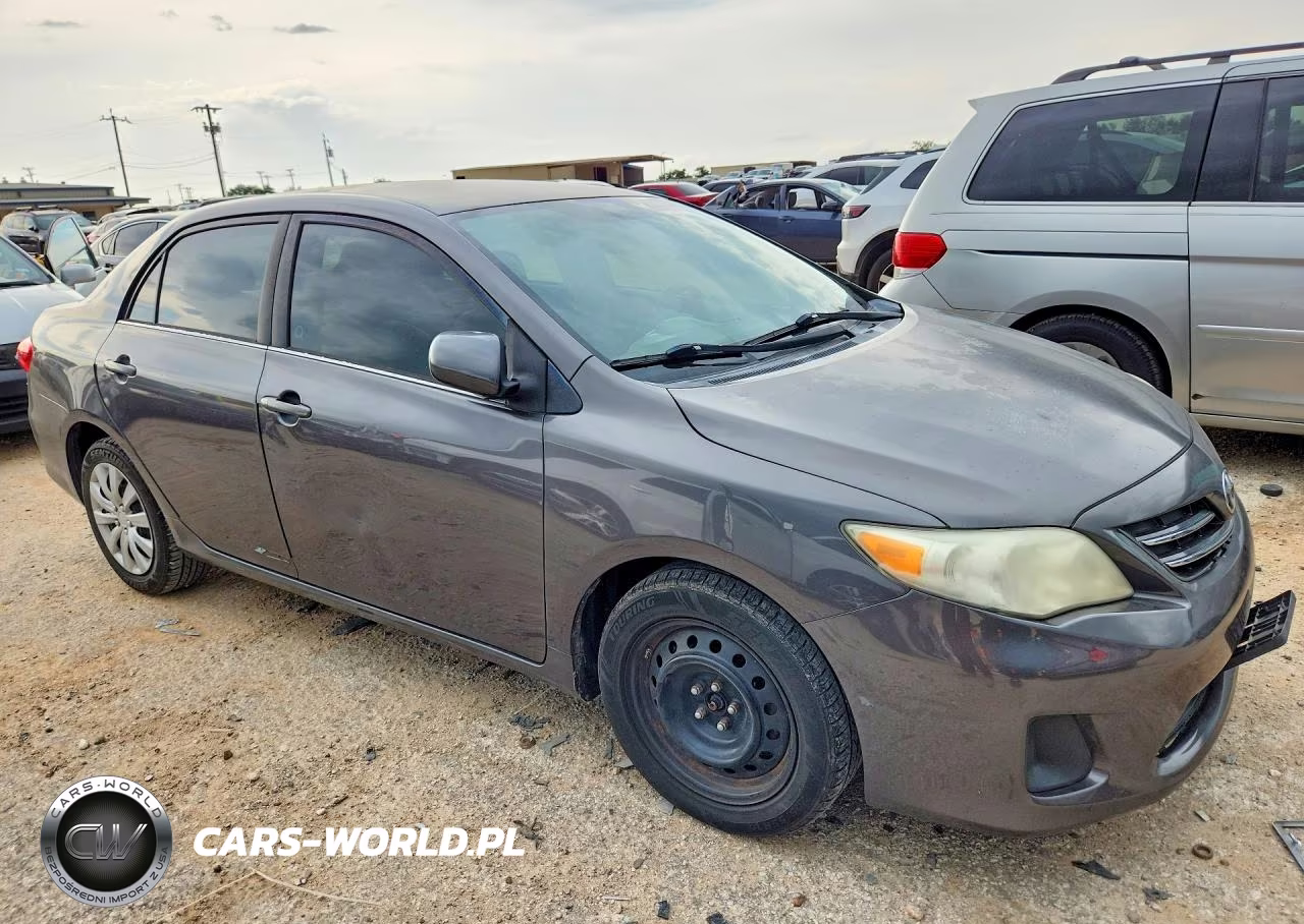 2013 Toyota Corolla Le VIN:5YFBU4EE5DP186946 - 4