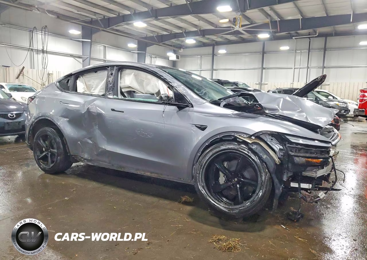 2026 Tesla Model Y VIN:7SAYGDEE3TF325261 - 4