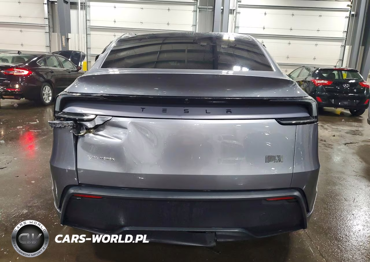 2026 Tesla Model Y VIN:7SAYGDEE3TF325261 - 6