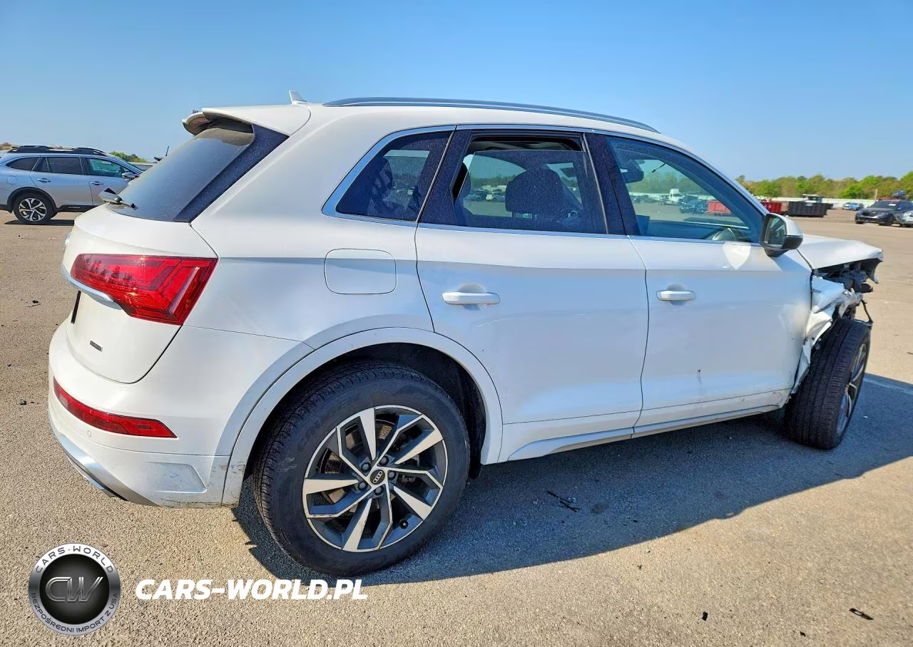 2024 Audi Q5 Premium Plus 45 VIN:WA1EAAFY8R2017582 - 3