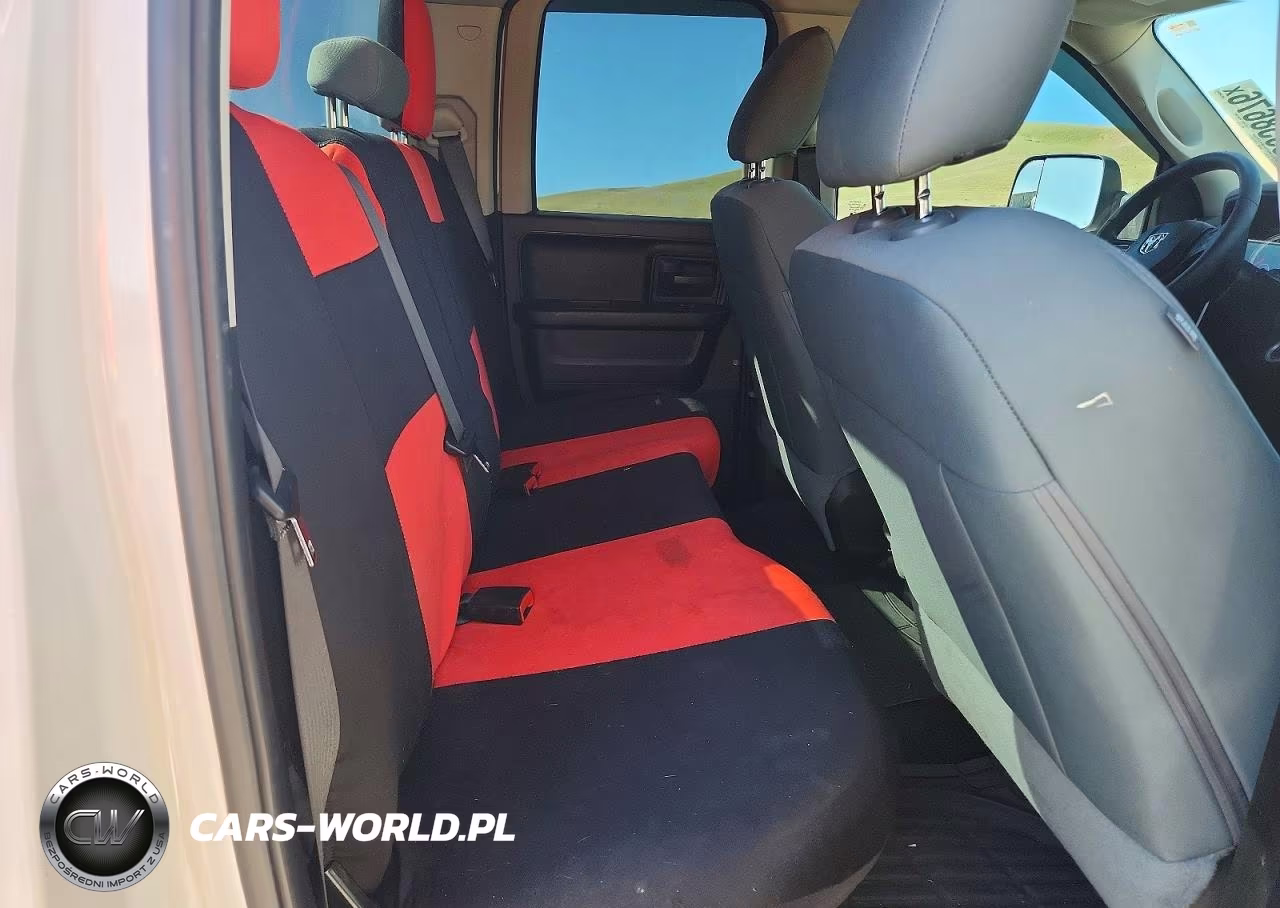 2019 Ram 1500 Classic Tradesman VIN:1C6RR7FT6KS547070 - 10
