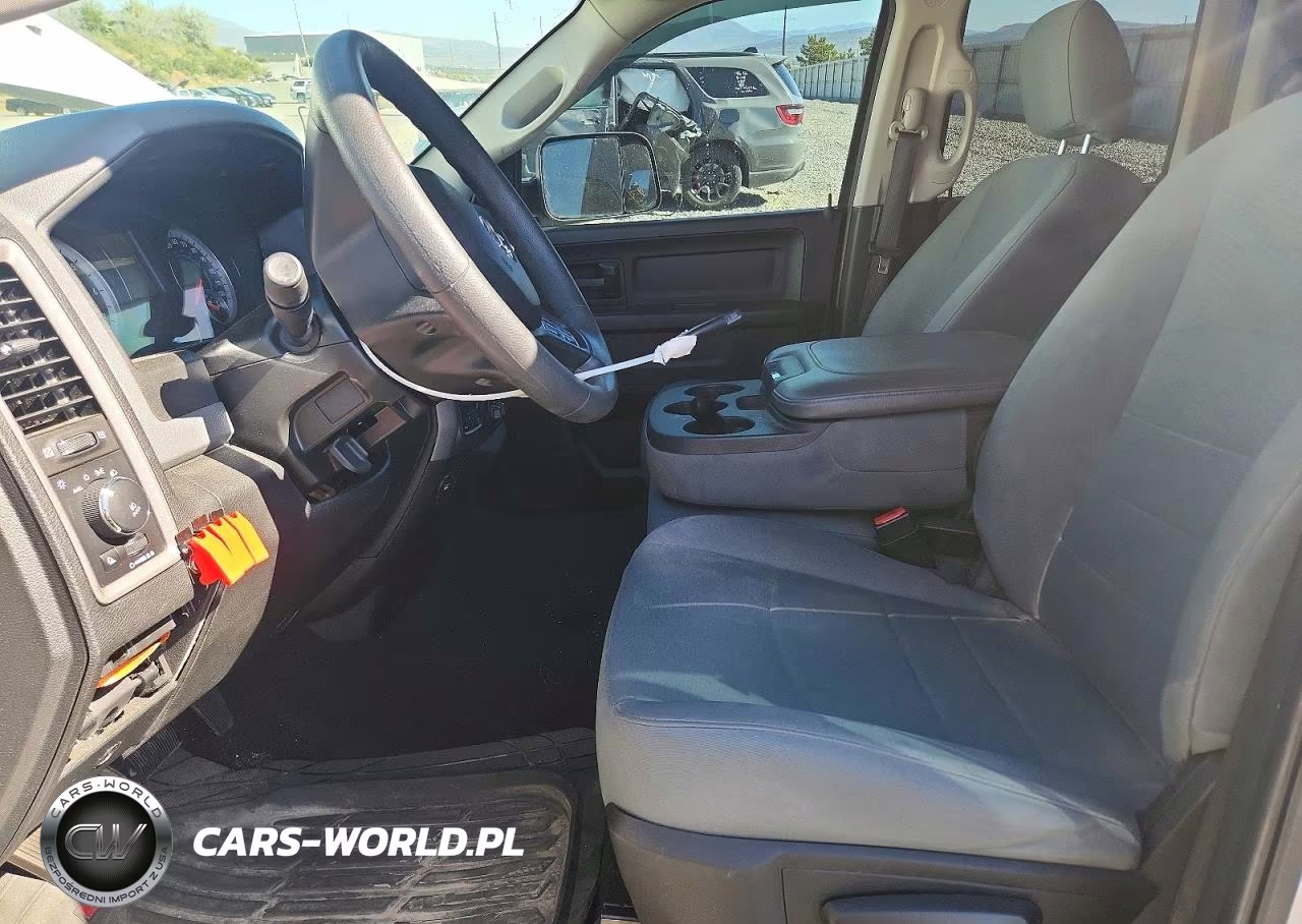 2019 Ram 1500 Classic Tradesman VIN:1C6RR7FT6KS547070 - 7