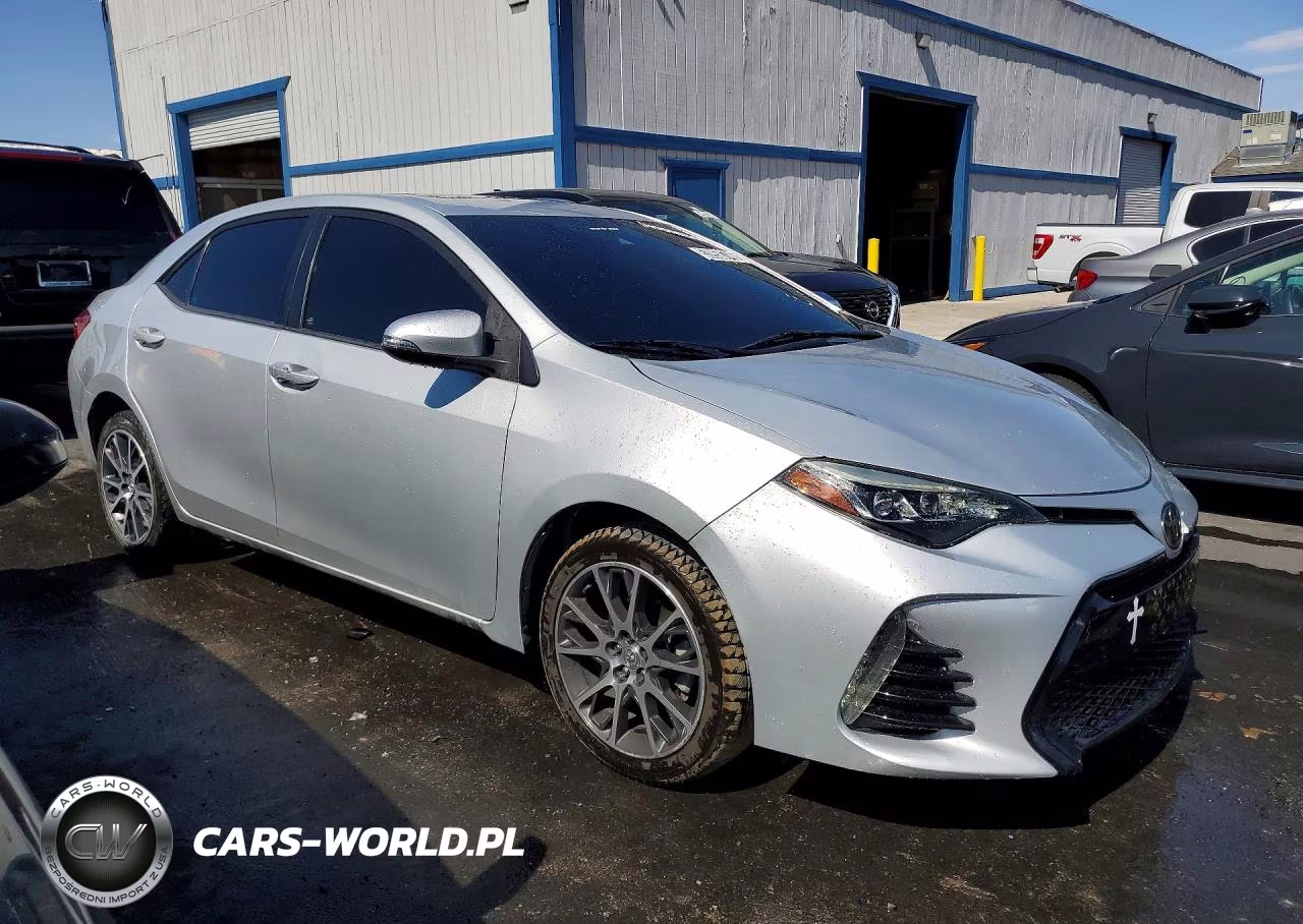 2017 Toyota Corolla 50Th Anniversary Special Edition VIN:5YFBURHE6HP637428 - 4