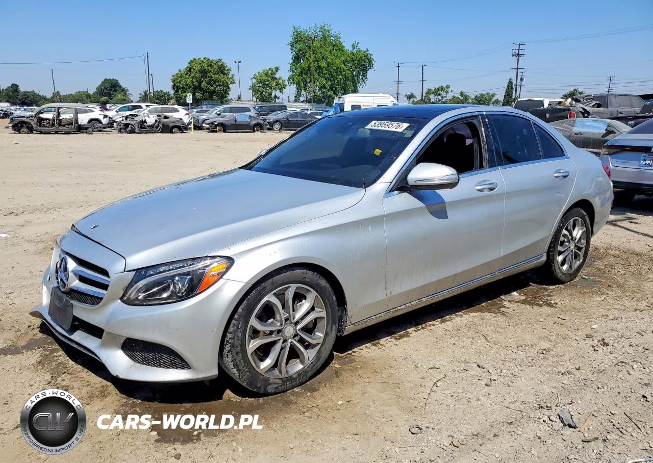 2015 Mercedes-Benz C 300 – zdjęcie 1 z 12