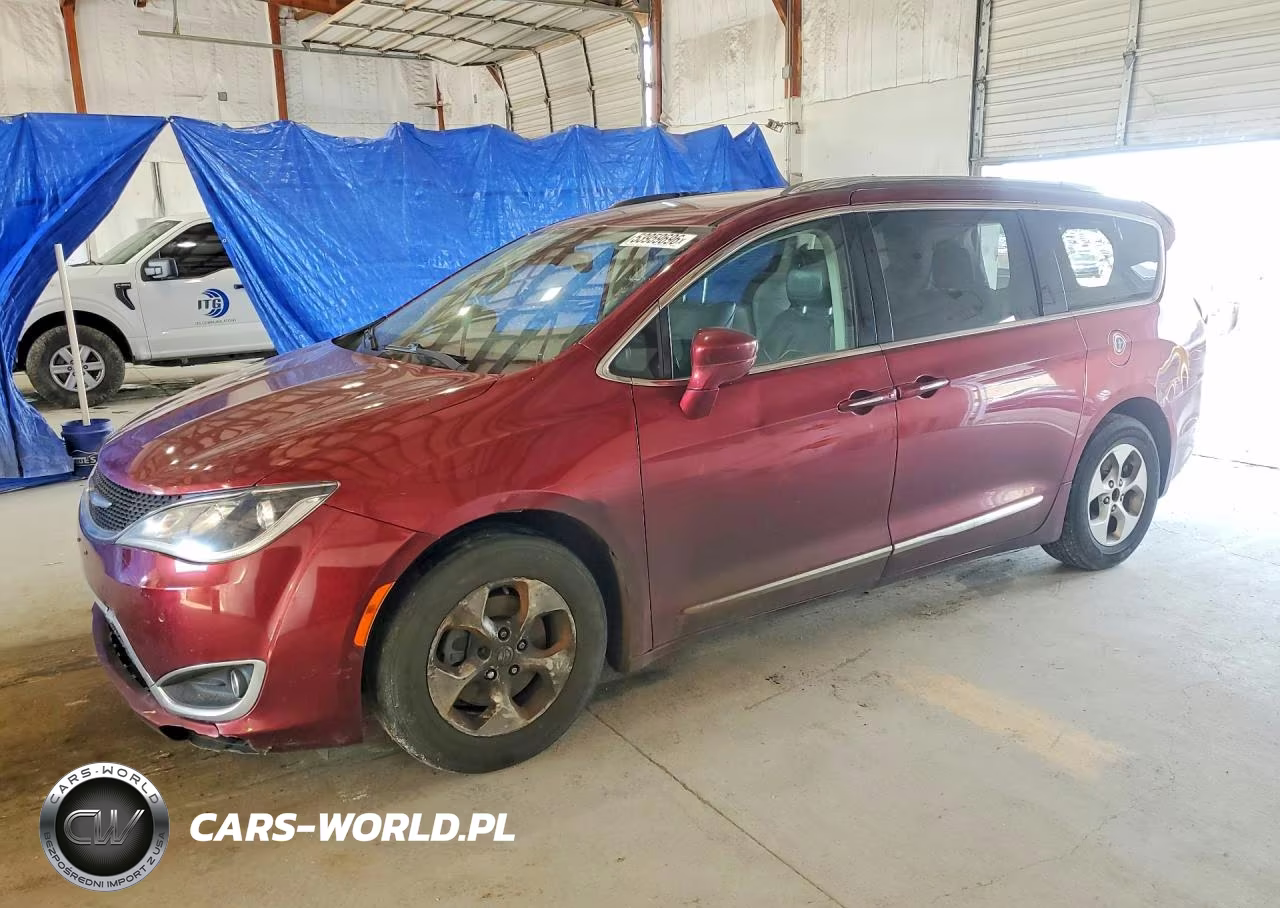 2017 Chrysler Pacifica Touring L Plus