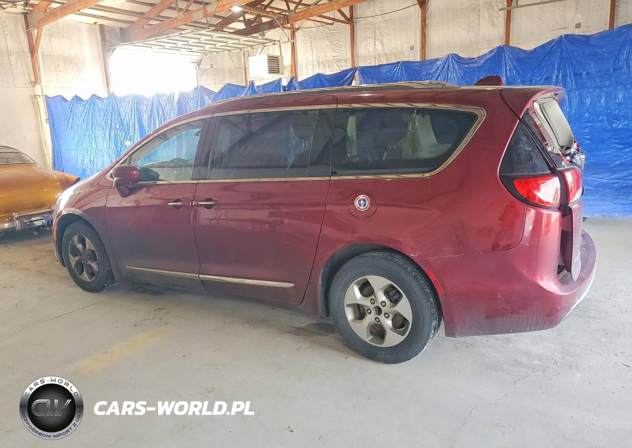 2017 Chrysler Pacifica Touring L Plus VIN:2C4RC1EG5HR564870 - 2