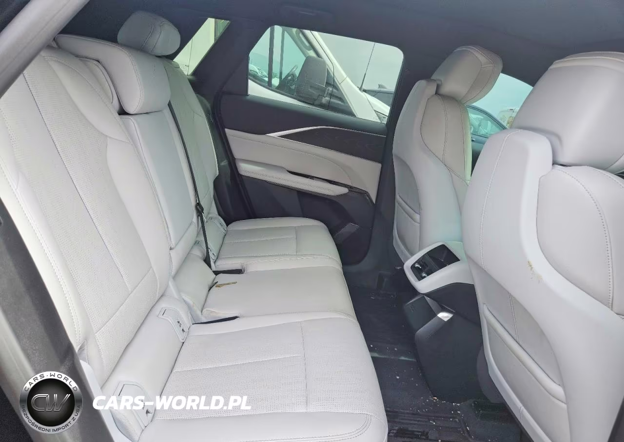 2024 Cadillac Lyriq Sport VIN:1GYKPTRL2RZ142436 - 10