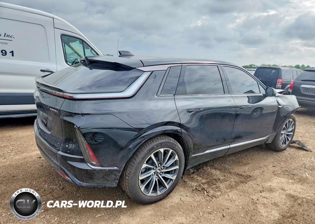 2024 Cadillac Lyriq Sport VIN:1GYKPTRL2RZ142436 - 3