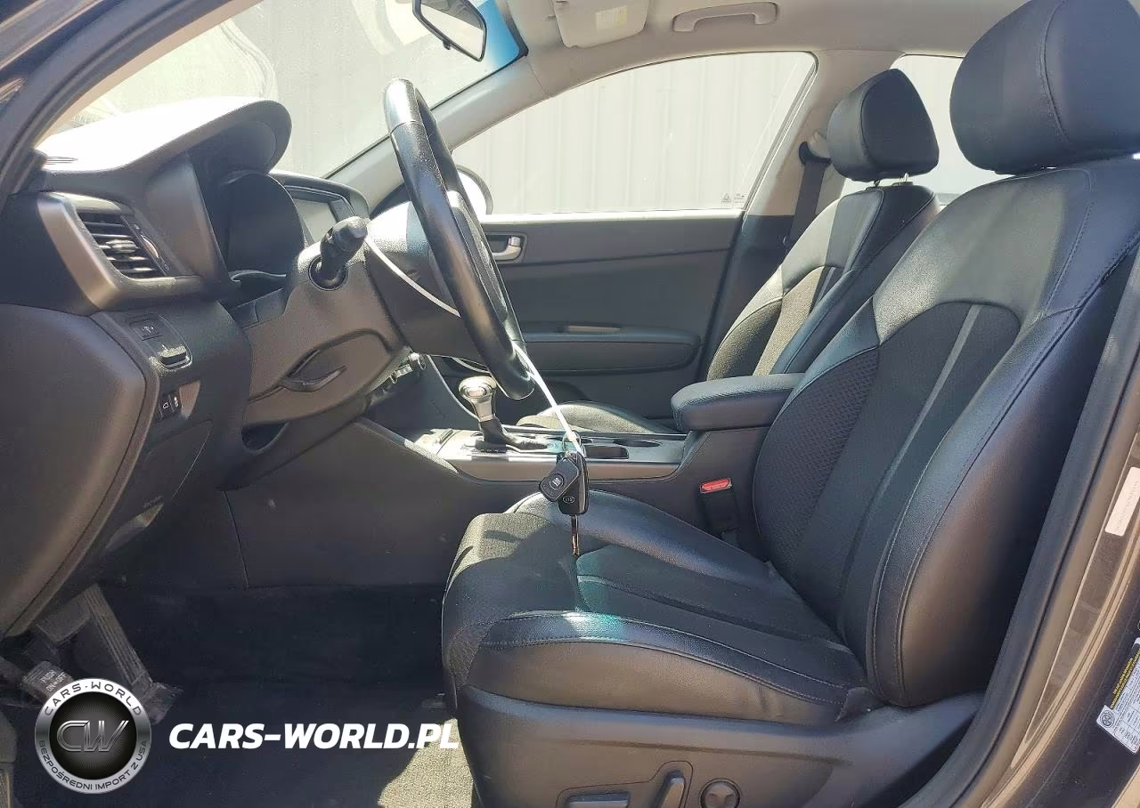2018 Kia Optima S VIN:5XXGT4L34JG209535 - 7