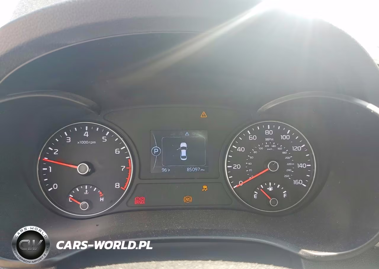 2018 Kia Optima S VIN:5XXGT4L34JG209535 - 9