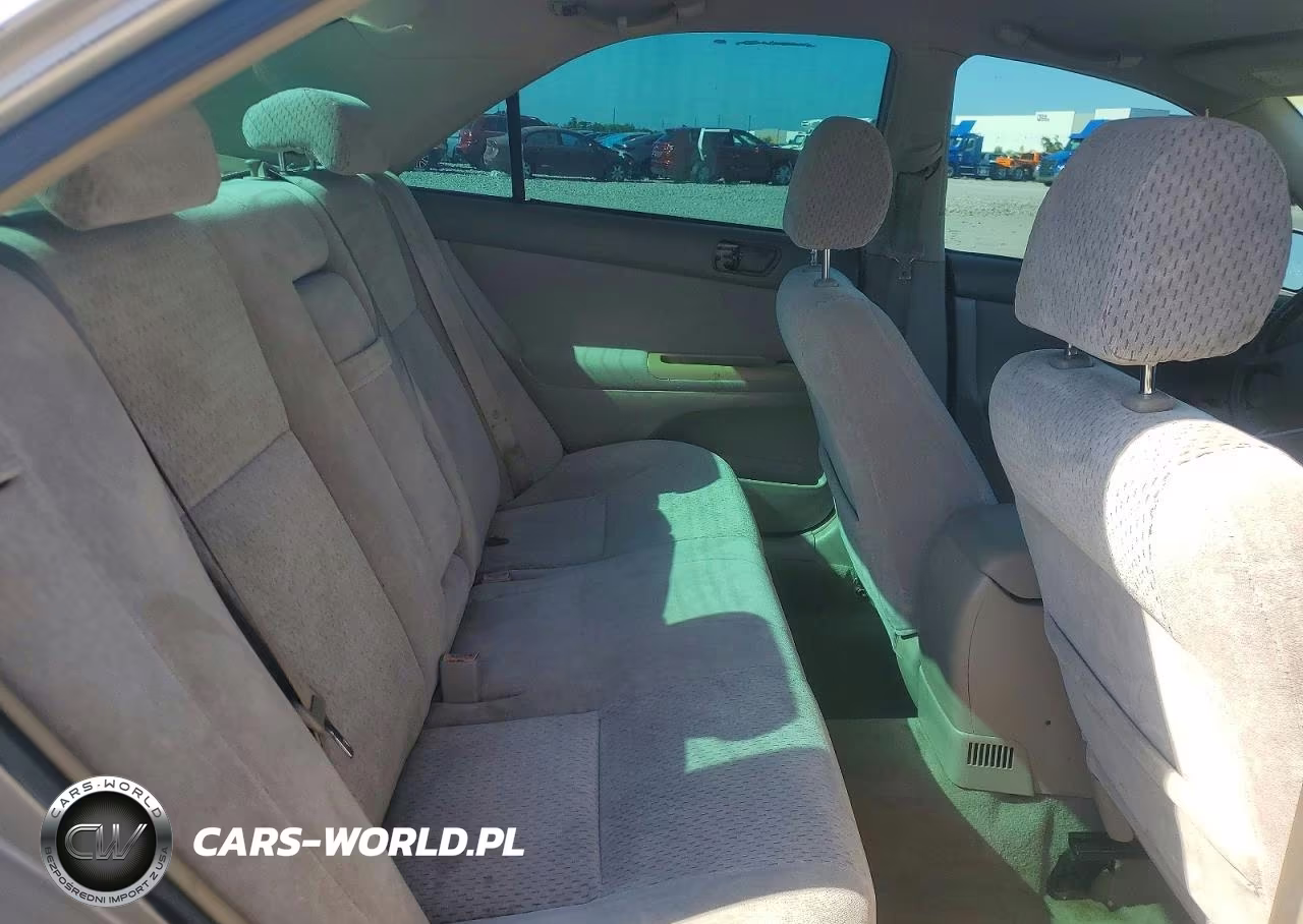 2003 Toyota Camry Le VIN:4T1BE32K73U700262 - 10