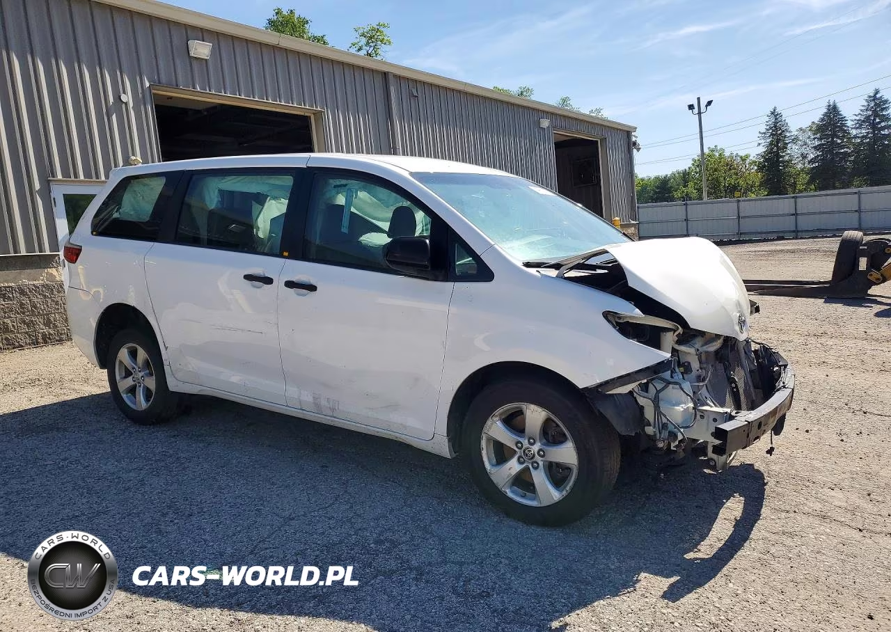 2017 Toyota Sienna L 7-Passenger VIN:5TDZZ3DC9HS826826 - 4