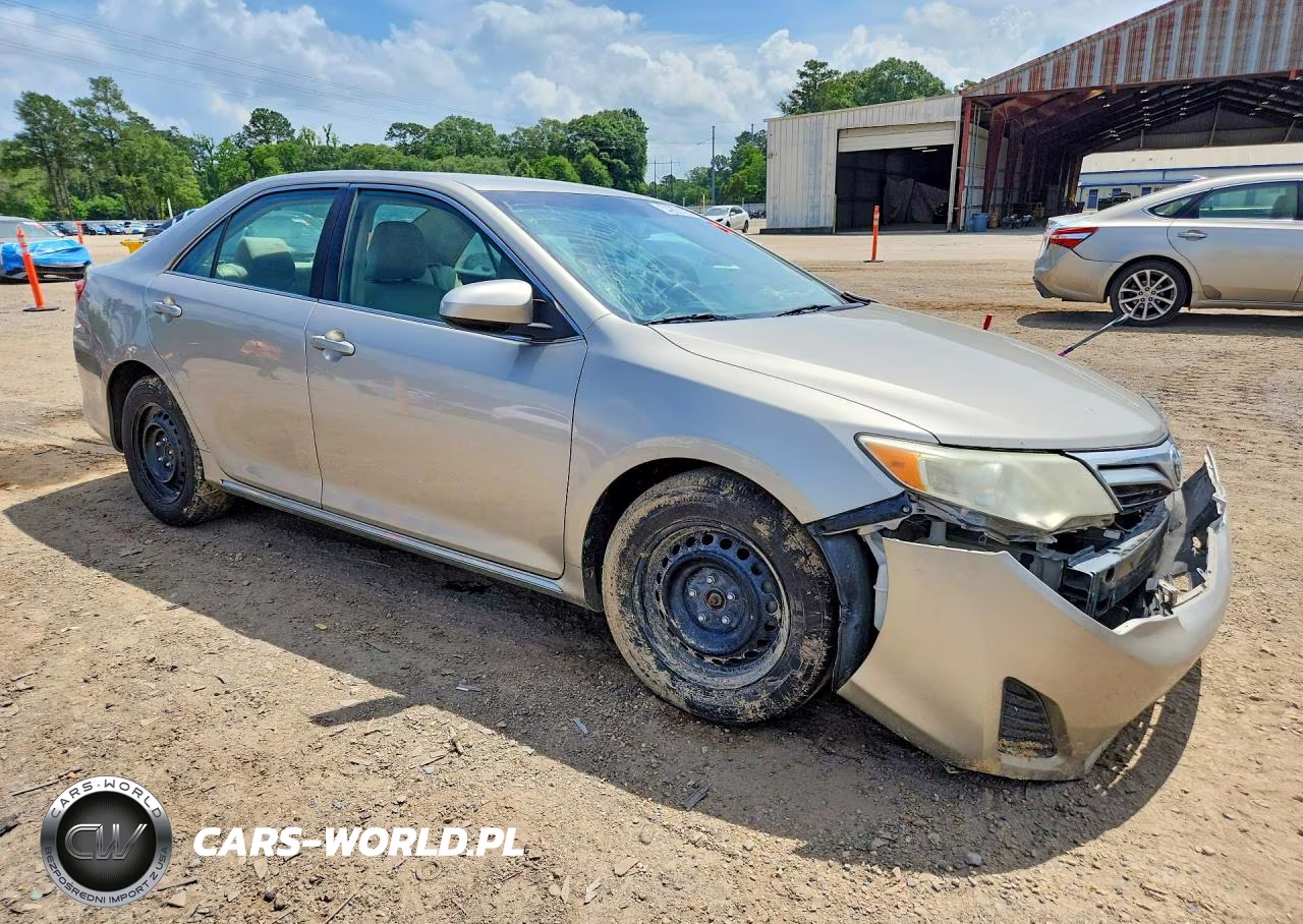 2014 Toyota Camry Le VIN:4T4BF1FKXER423577 - 4