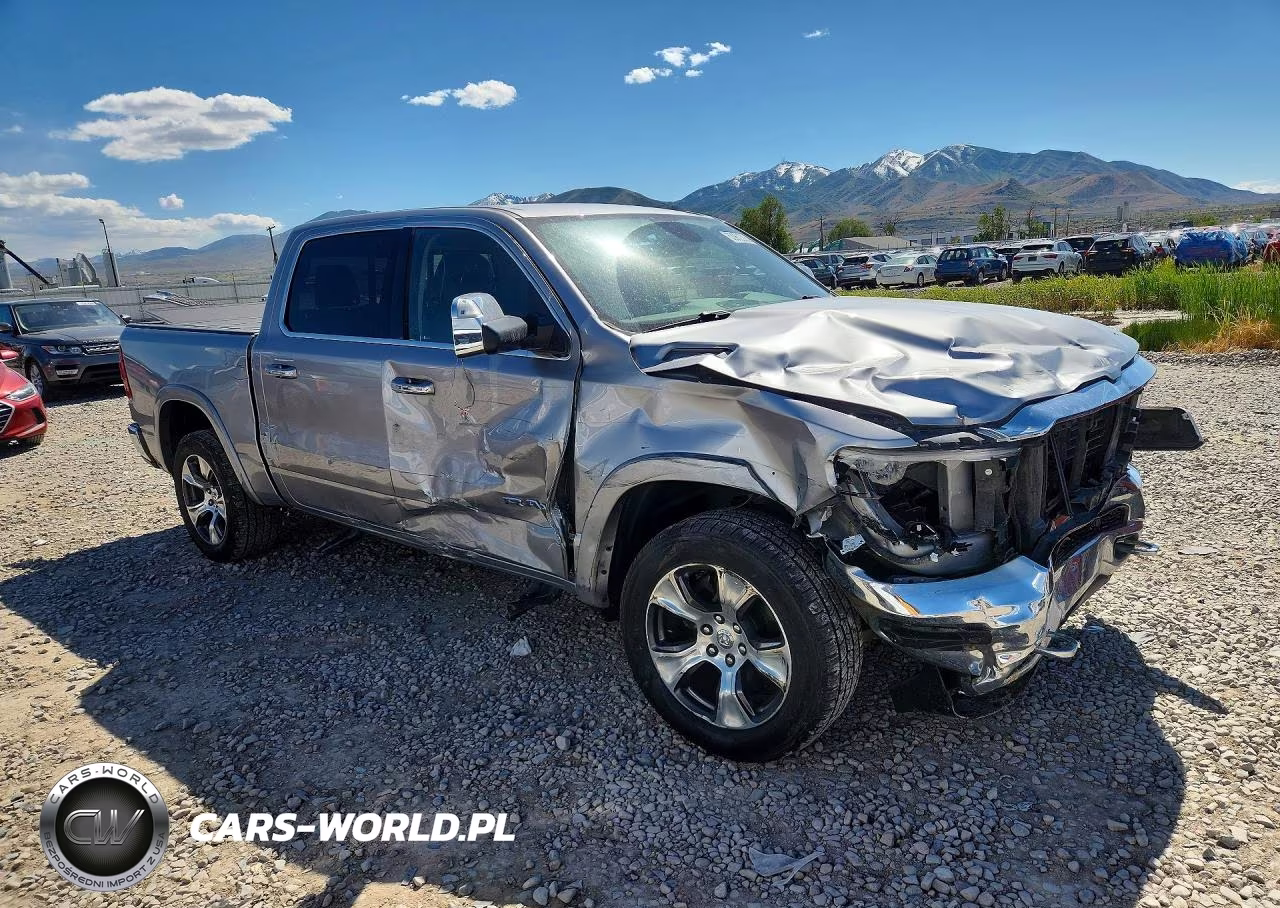 2019 Ram 1500 Laramie VIN:1C6SRFJT4KN521505 - 4