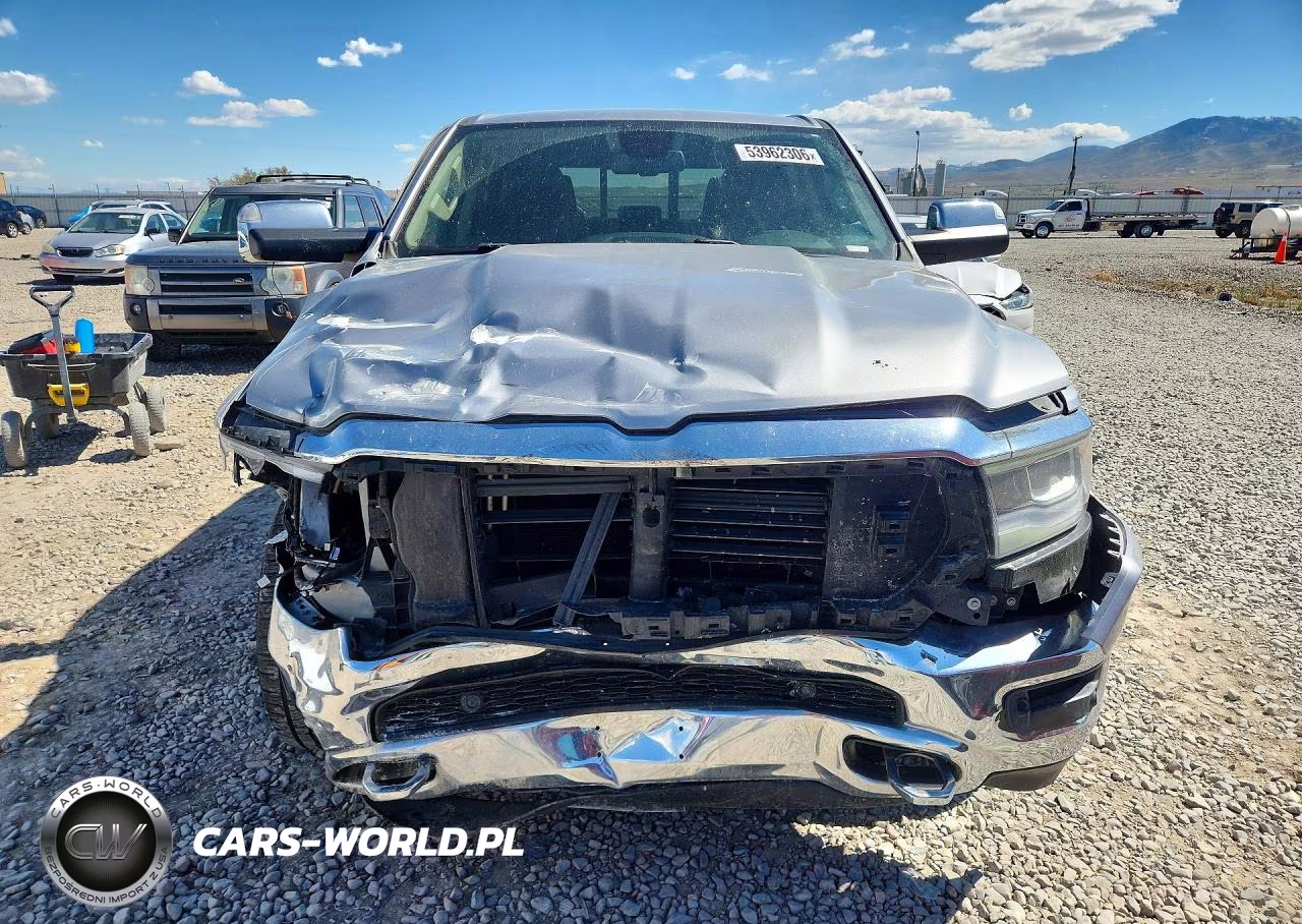 2019 Ram 1500 Laramie VIN:1C6SRFJT4KN521505 - 5