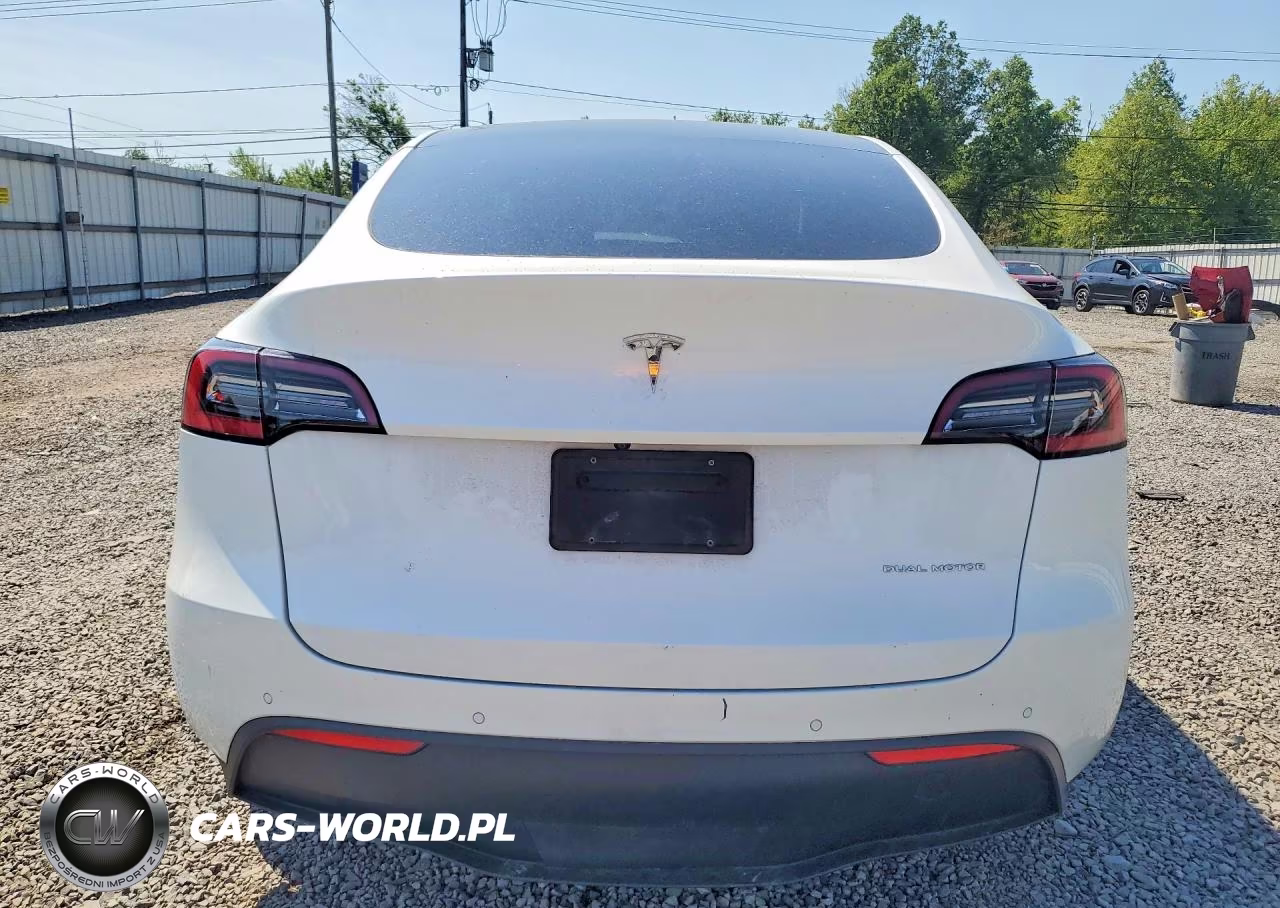 2021 Tesla Model Y VIN:5YJYGAEE3MF136901 - 6