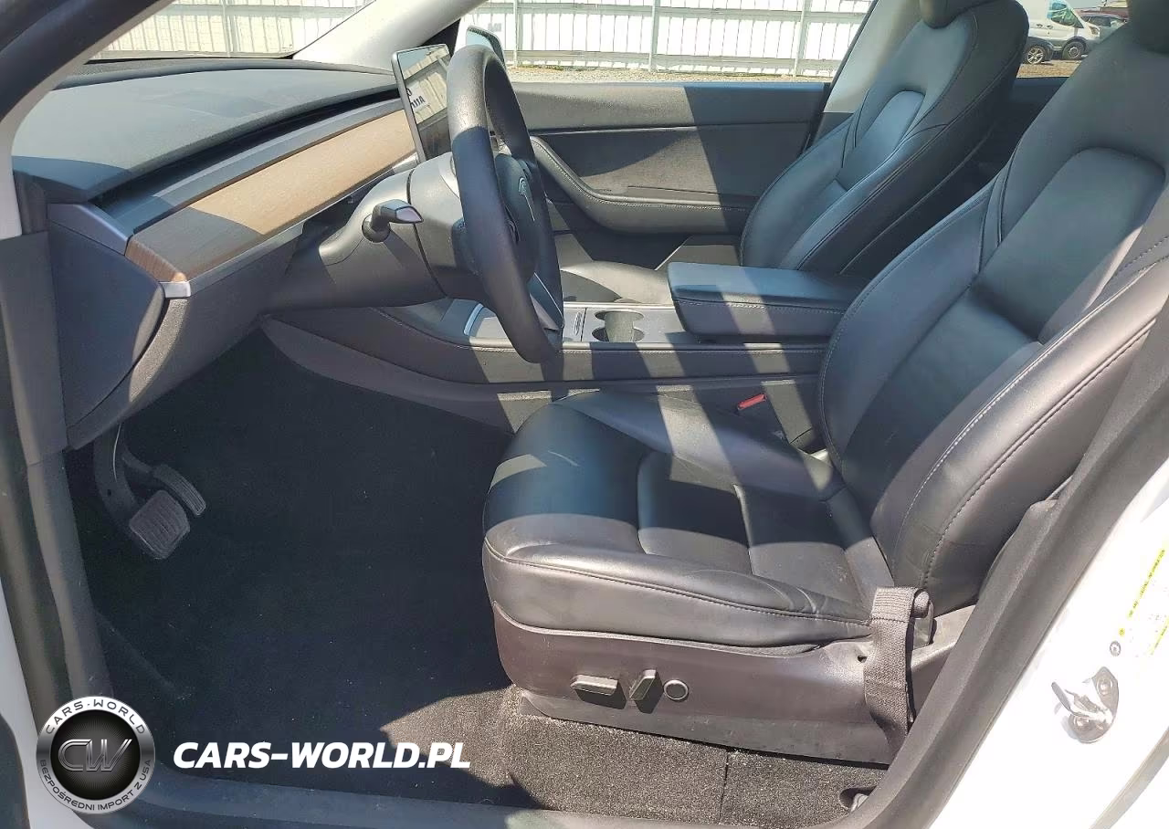 2021 Tesla Model Y VIN:5YJYGAEE3MF136901 - 7