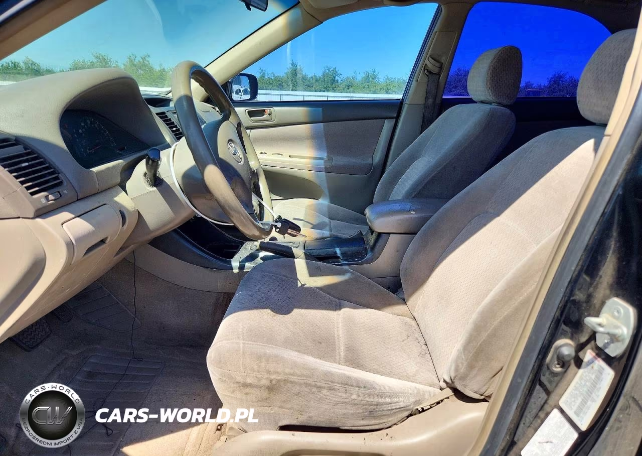 2002 Toyota Camry Le VIN:JTDBE32K320110845 - 7