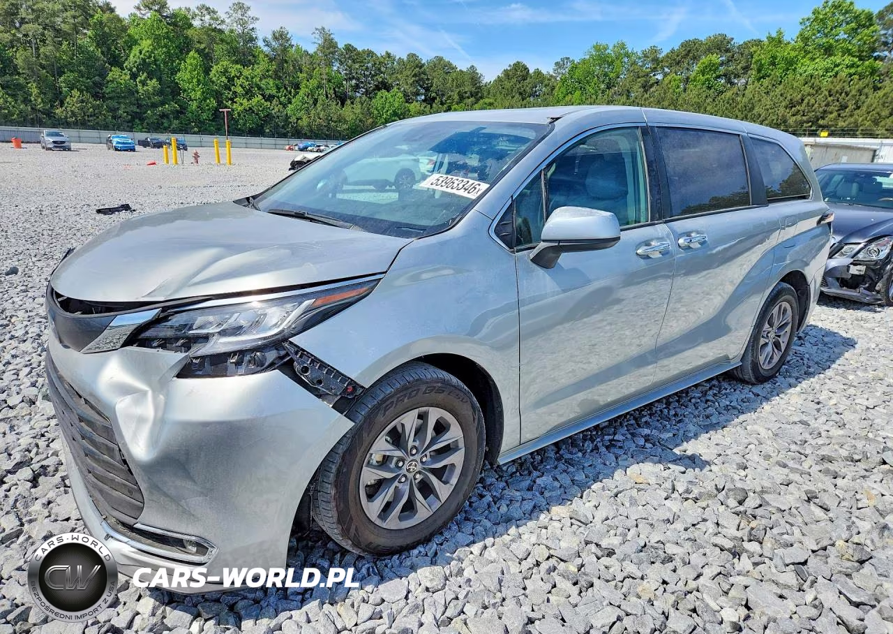 2021 Toyota Sienna Xle