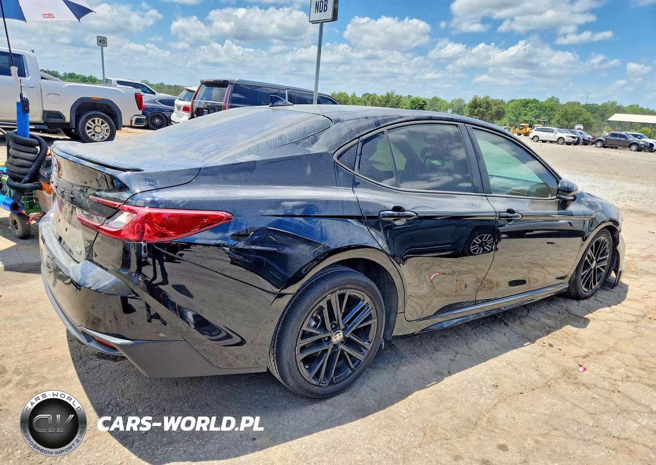 2025 Toyota Camry Se VIN:4T1DAACKXSU570662 - 3