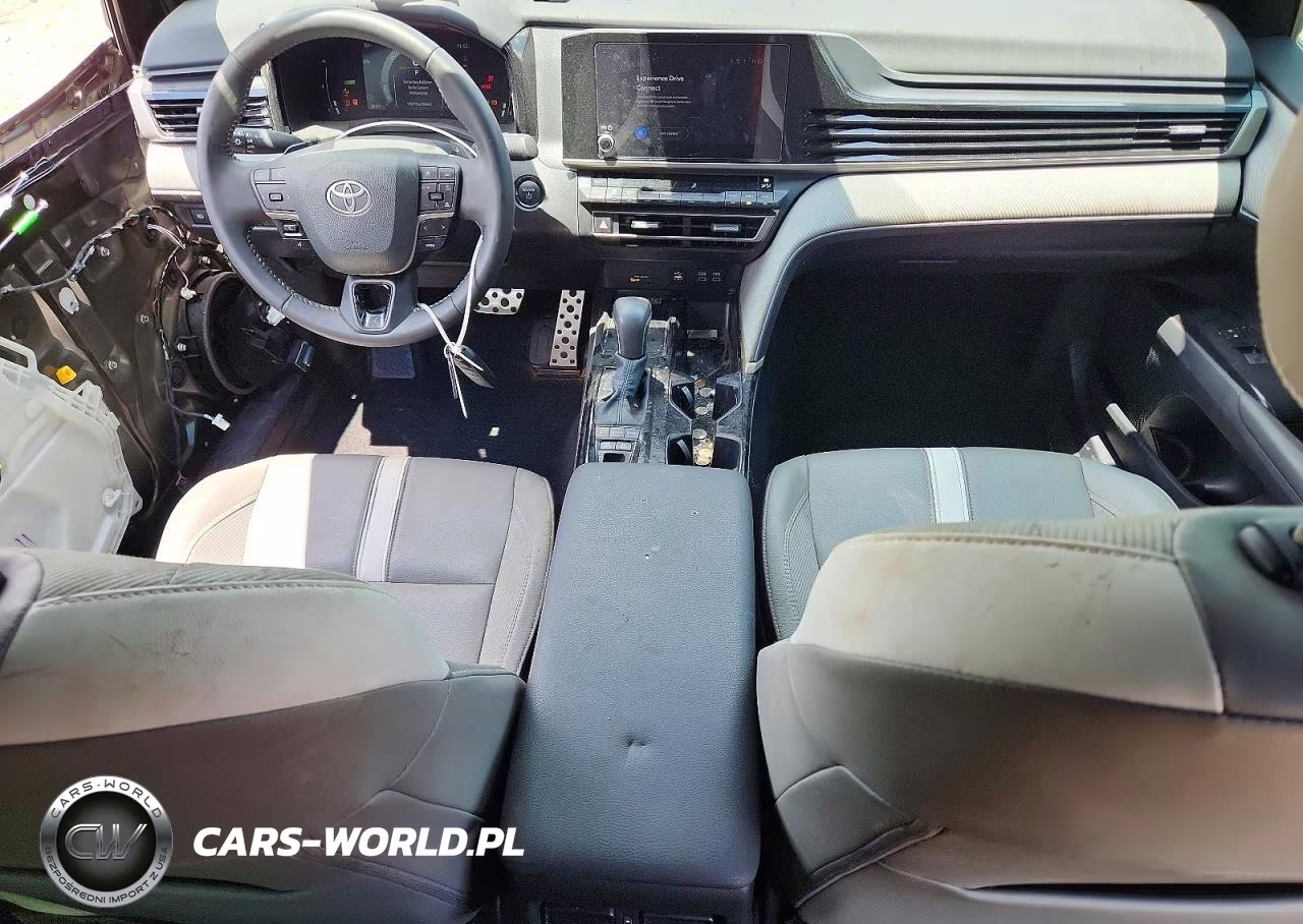 2025 Toyota Camry Se VIN:4T1DAACKXSU570662 - 8