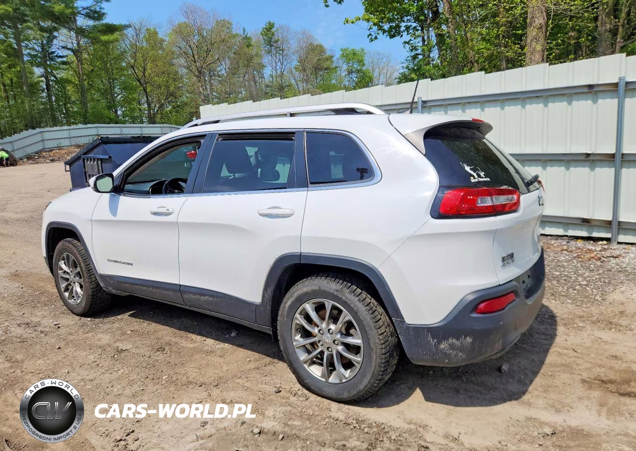 2017 Jeep Cherokee Latitude VIN:1C4PJMCB2HW571546 - 2