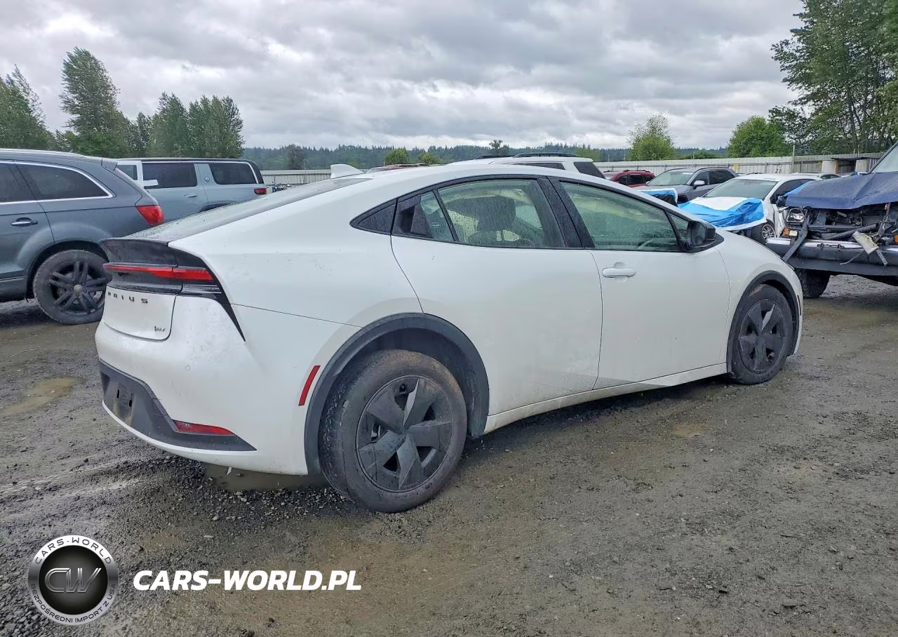 2024 Toyota Prius Le VIN:JTDACAAU0R3025849 - 3